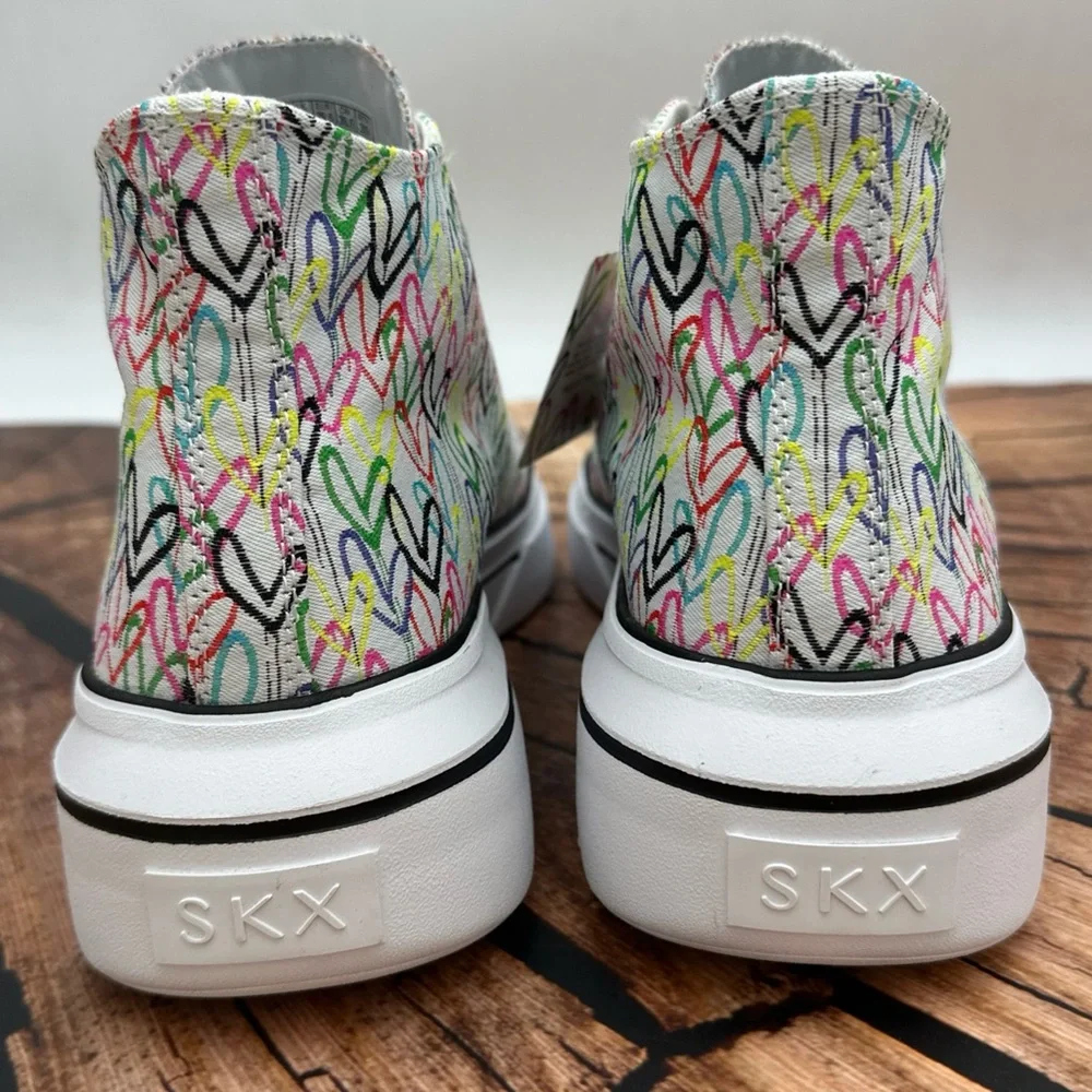 Skechers JGOLDCROWN Platform Shoes Embroidered Hearts High Top Shoes Size 9.5